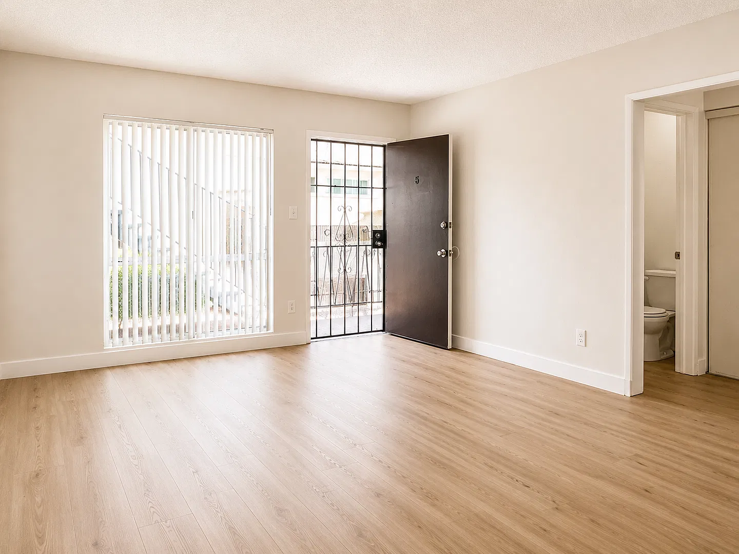 821 Glenway Drive — Photo 4