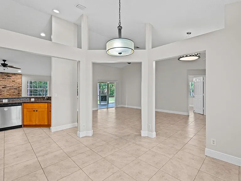 16628 Valencia Blvd — Photo 8
