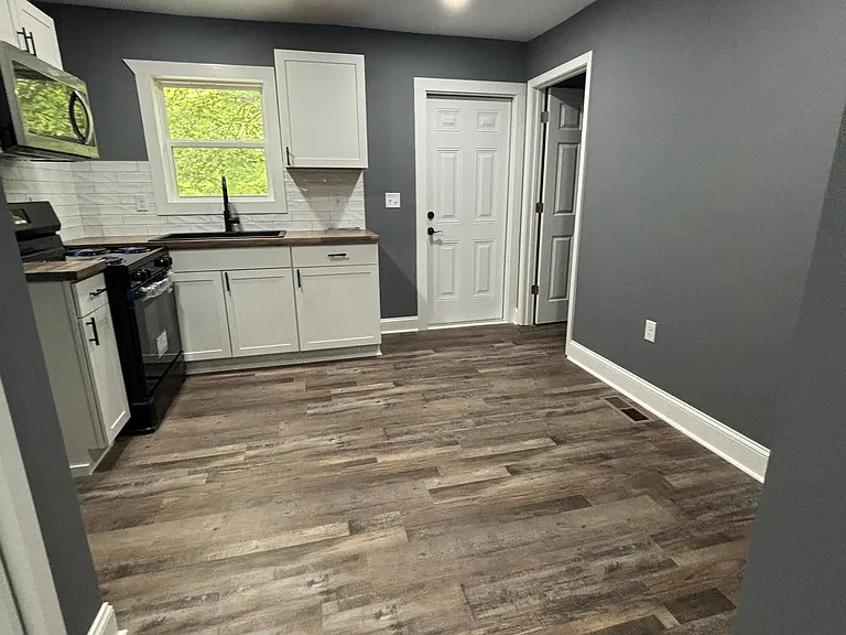 1104 W English Rd #A — Photo 9