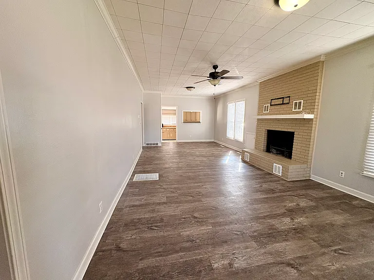 1318 Nutwood St — Photo 3