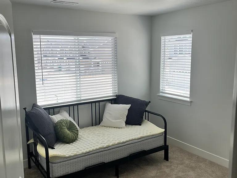 4249 W 2010 N — Photo 10