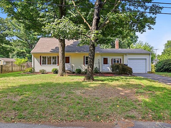 3rd image of 11 Grenier Dr
