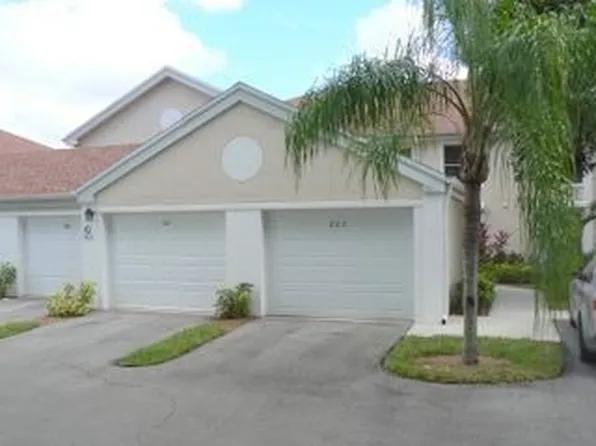 9832 Luna Cir APT 103, Naples, FL 34109