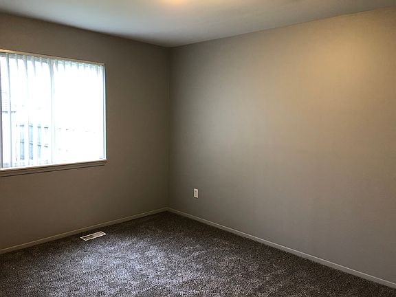 4th image of 26260 Clancy St