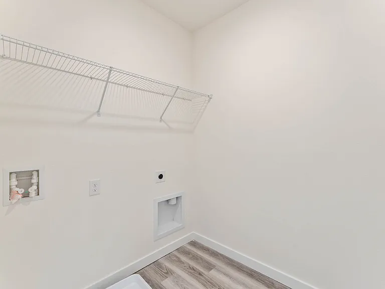 419 Tanis Ave — Photo 15