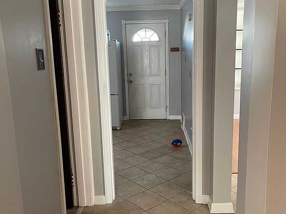 4th image of 5023 Ulena Ave