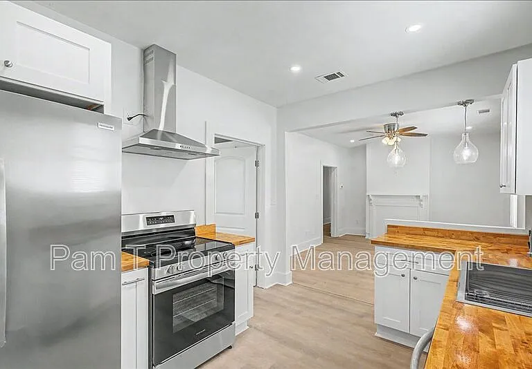 615 W 39th St #B — Photo 9