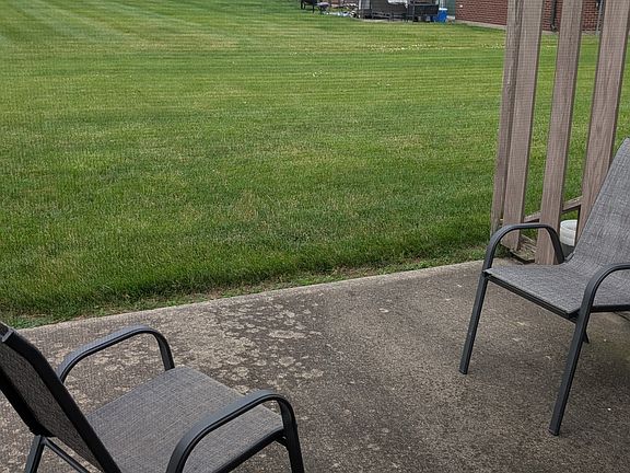 5th image of 2721 Fairview Ct APT A