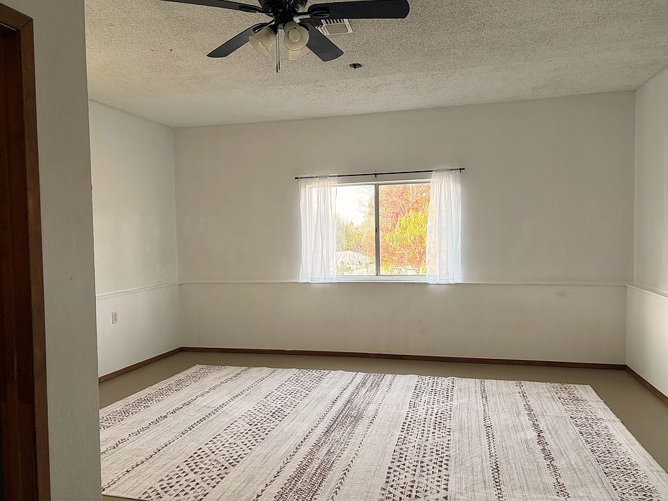 Spacious family room - wonderful light.
