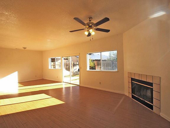 2nd image of 5032 N Laguna Dr