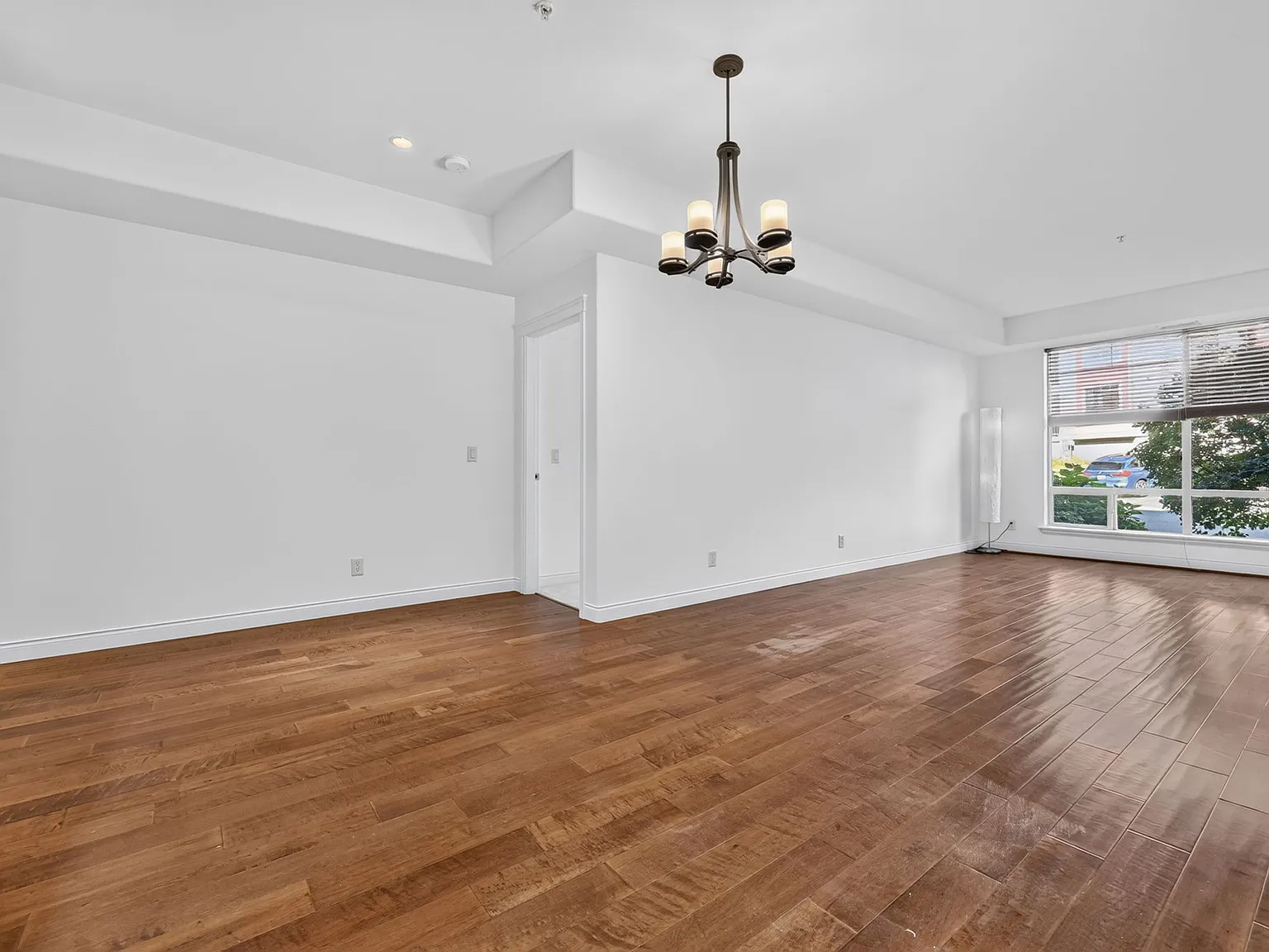 2 bed, 1102 sqft, $2,400 — Photo 4