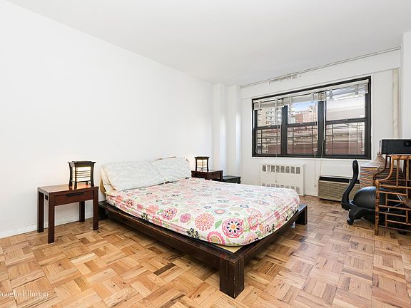 4th image of 240 E 76th St APT 5L