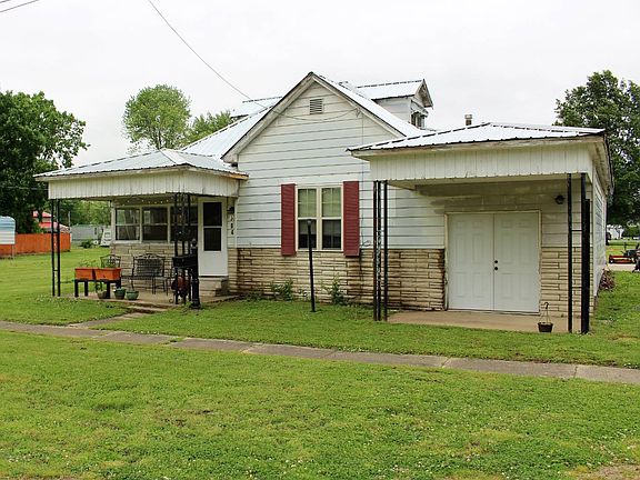2nd image of 504 E Harrison St