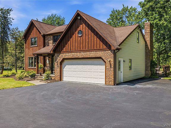 3rd image of 6489 Tonawanda Creek Rd