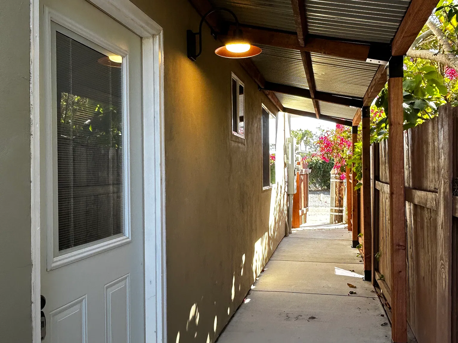 3565 Luna Ave — Photo 2