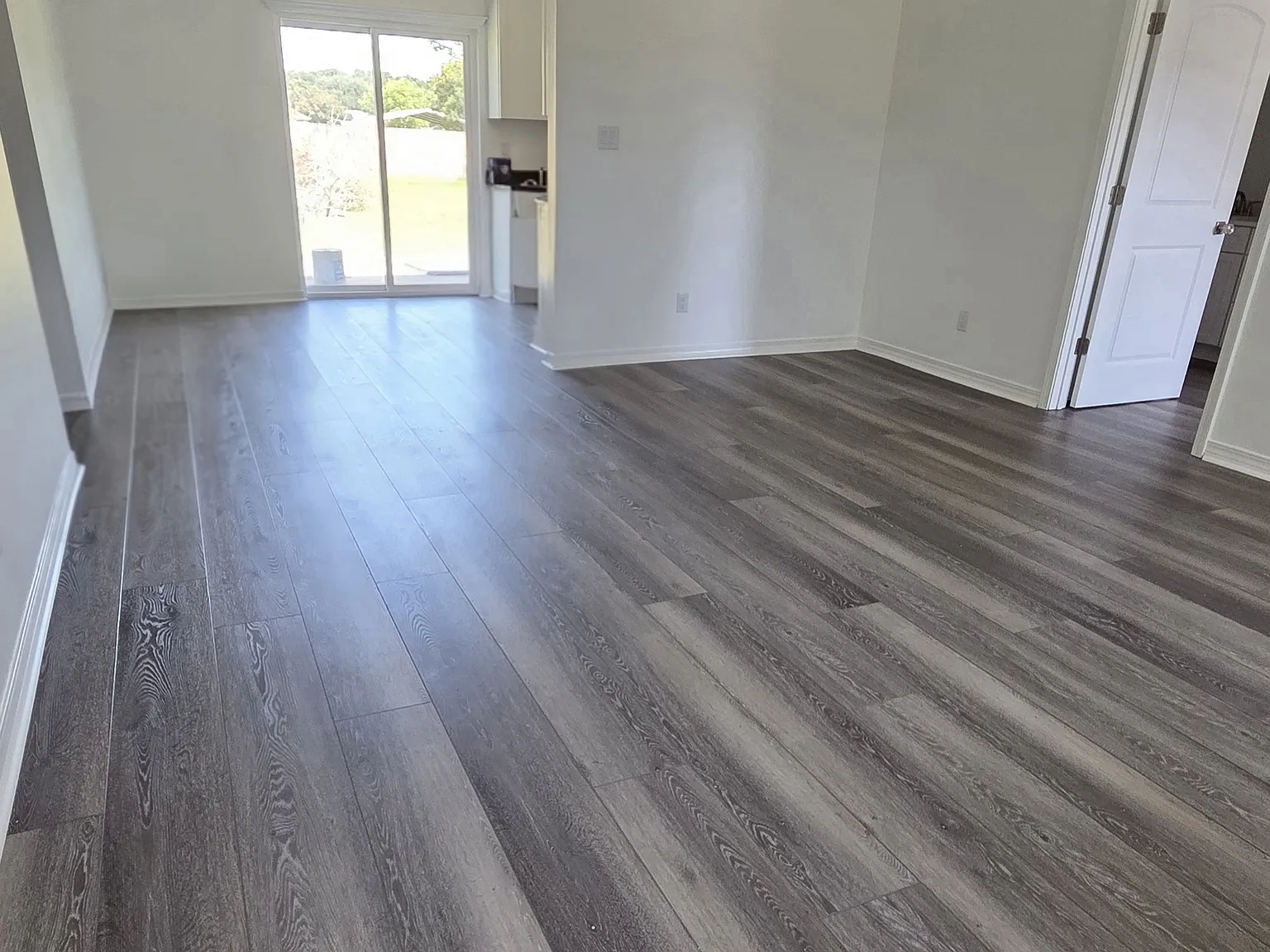 3 bed, 1281 sqft, $1,950 — Photo 4