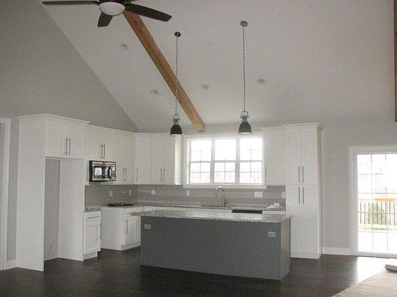3rd image of 146 River Run Dr