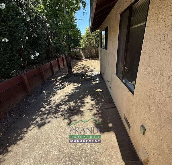 1591 Merritt Dr — Photo 13