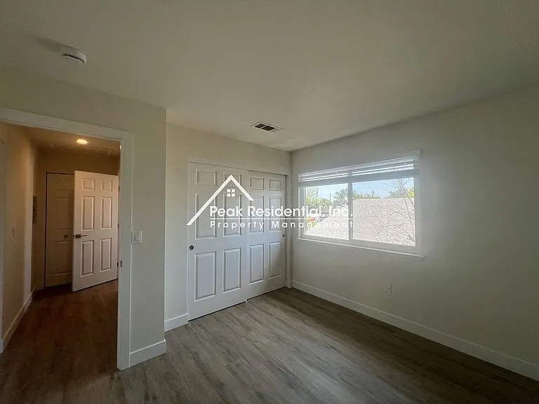 Gardenside Apartments — Photo 30