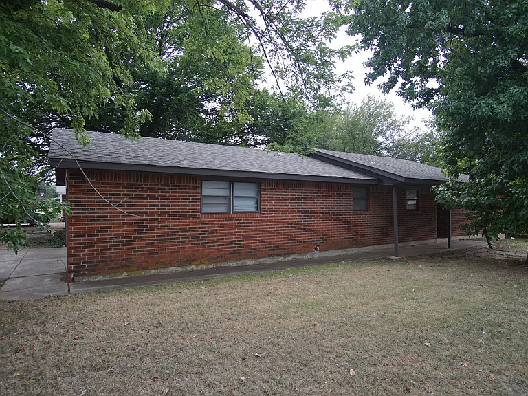 1237 Cathy Ln — Photo 6