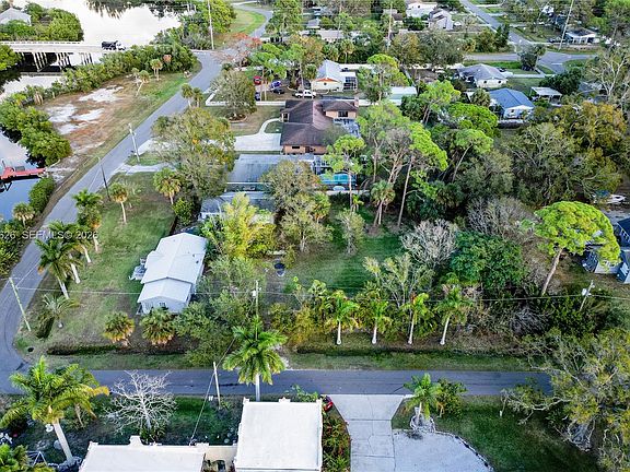 4th image of 302 5th St SW