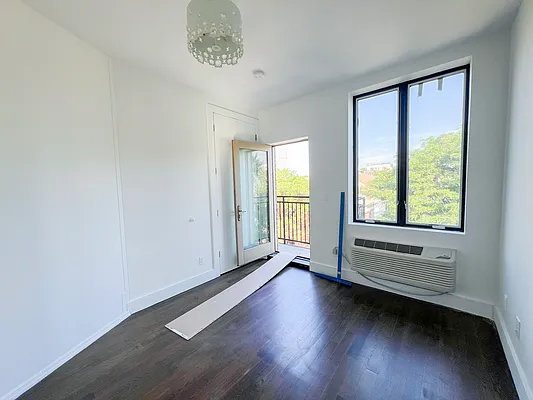 Rented by EXR | media 6