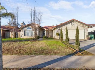 14570 W Stanislaus Ave, Kerman, CA 93630