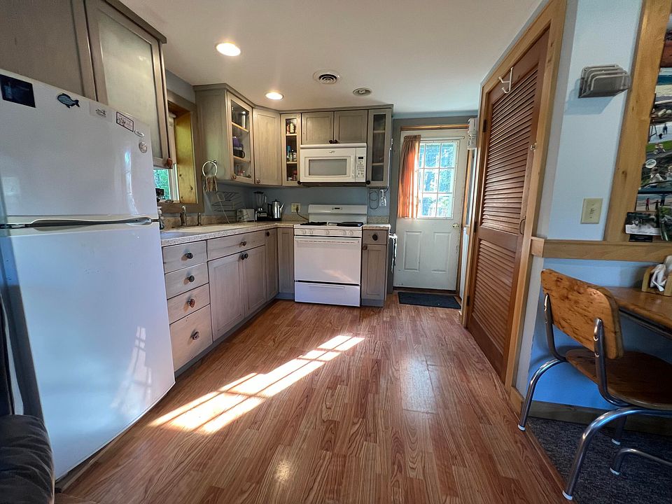 21719 E Wilson, Grand Marais, MI 49839 Zillow
