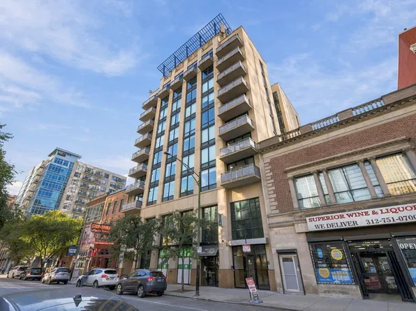 744 N Clark St APT 301, Chicago, IL 60654