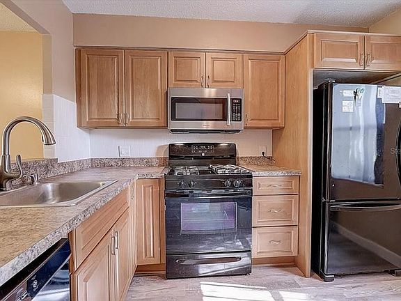3rd image of 1500 Mission Hills Blvd #19-A