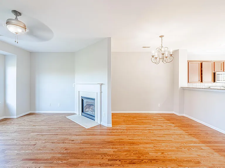 14106 Winford Ln — Photo 6