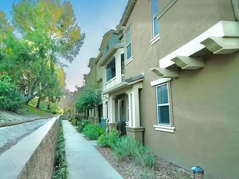 1812 Lime Ct #10 — Photo 2