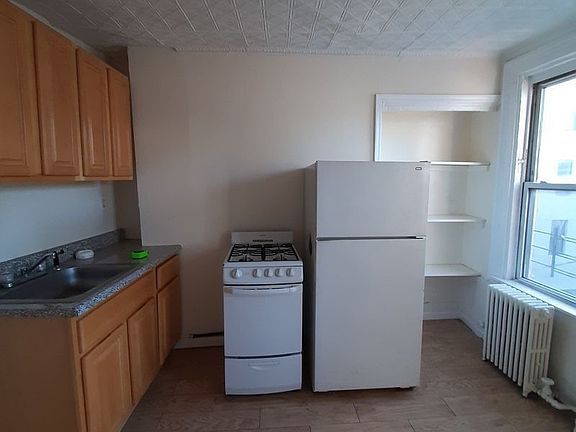 5th image of 185 Johnson Ave APT 3L