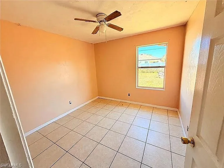 419 NE 16th Pl — Photo 18