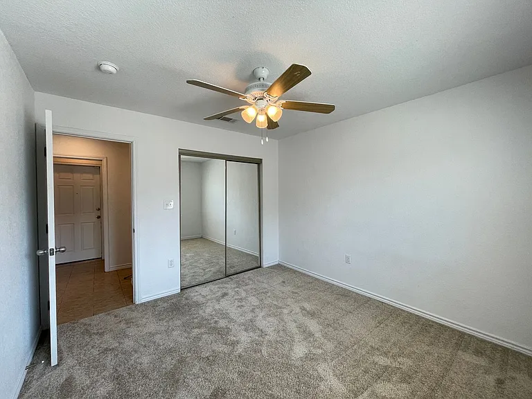 206 Ariana Ct — Photo 25
