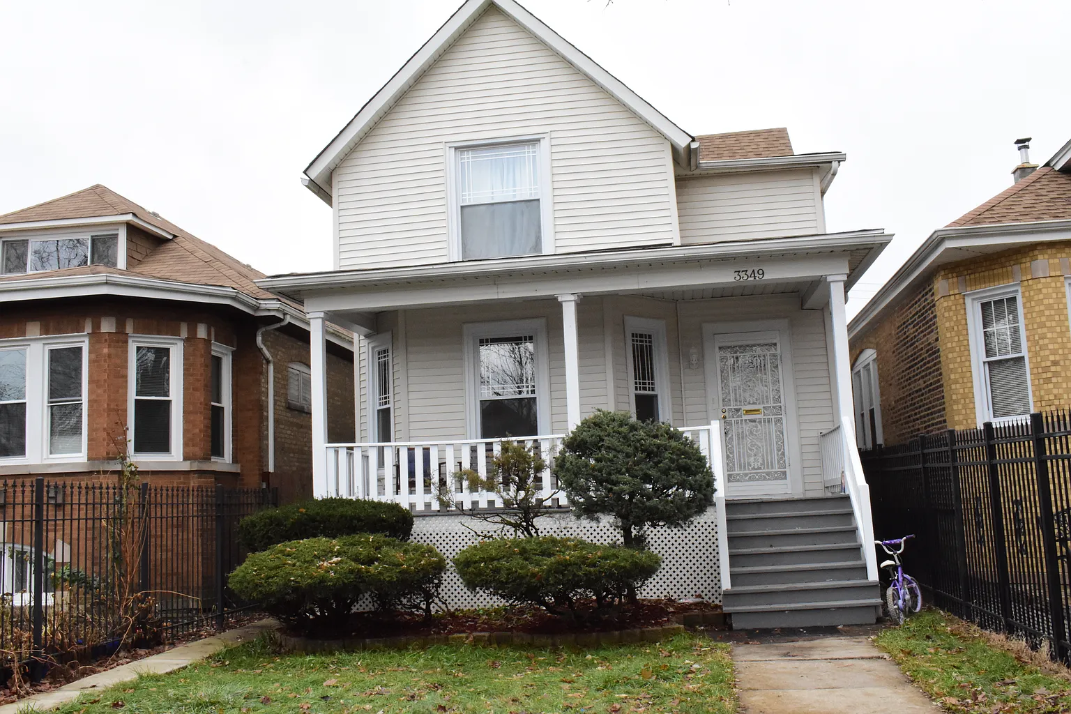 3349 W 61st St photo 1