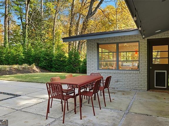 5th image of 1470 Lavista Rd NE