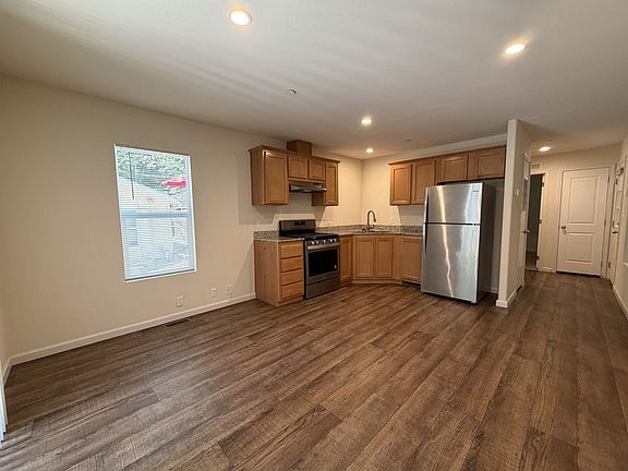5th image of 14860 River Rd APT 10