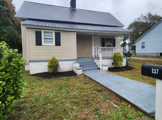 237 Poole St, Woodruff, SC 29388