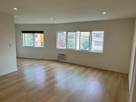 4th image of 770 N Hill Pl #3