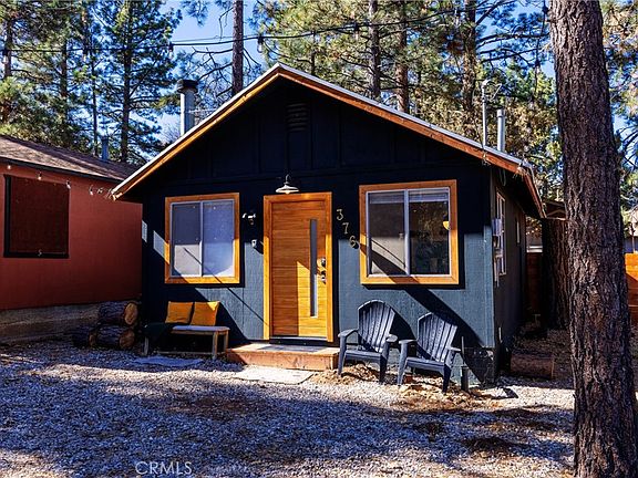 3rd image of 376 Riverside Ave