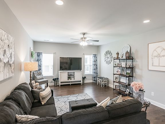 5th image of 125 Grindstone Dr