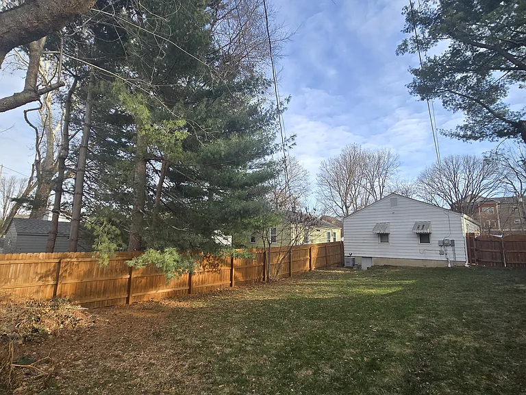 Spacious/Private Back Yard