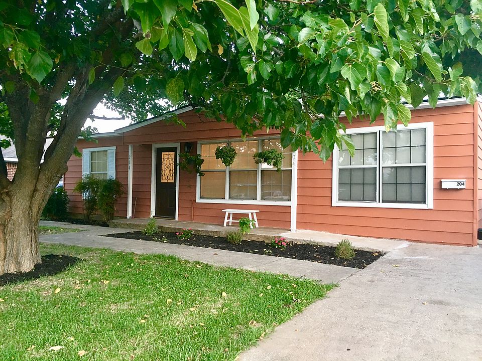 1st image of 204 Casalita Dr