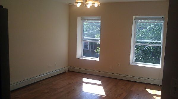 1st image of 3306 31st Ave APT 1R