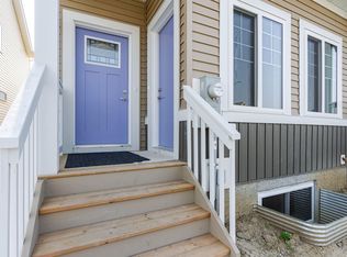 7230 Rosenthal Dr NW, Edmonton, AB T5T7W9