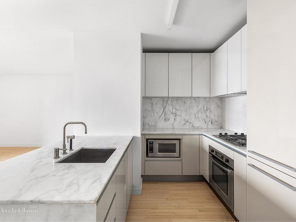 1st image of 322 W 57th St APT 55V