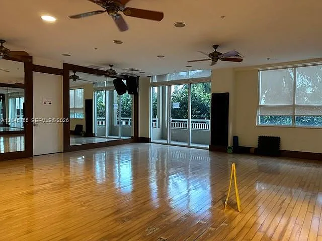 19501 W Country Club Dr #406 — Photo 11