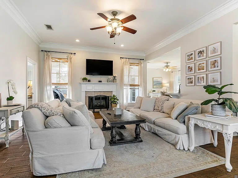 18068 Wilkes Dr — Photo 4