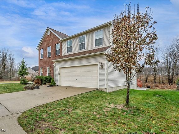 3rd image of 4393 Stoneledge Dr